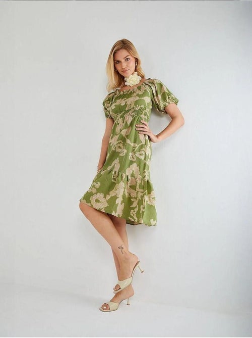 Vestido midi floral com folhos, ombros descobertos e detalhe de atar mixray - Kiabi Vestido midi floral com folhos, ombros descobertos e detalhe de atar mixray - Kiabi