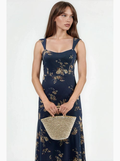 Vestido midi floral com gola em coração hiccup - Kiabi Vestido midi floral com gola em coração hiccup - Kiabi