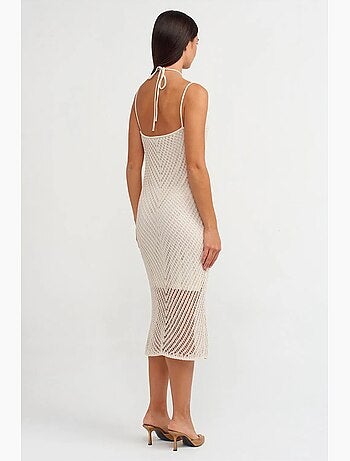 Vestido midi halter texturizado com recorte dilvin