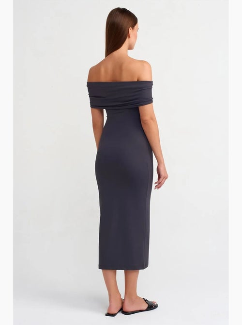 Vestido midi justo com decote barco dilvin - Kiabi Vestido midi justo com decote barco dilvin - Kiabi