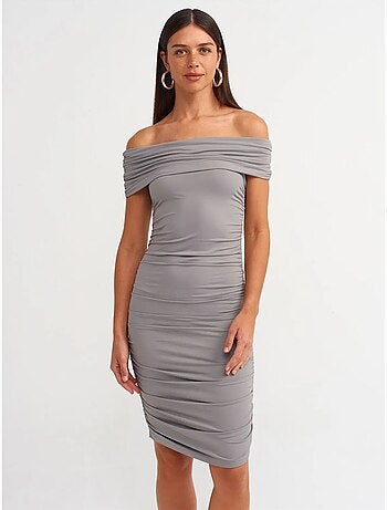 Vestido midi justo com decote barco dilvin