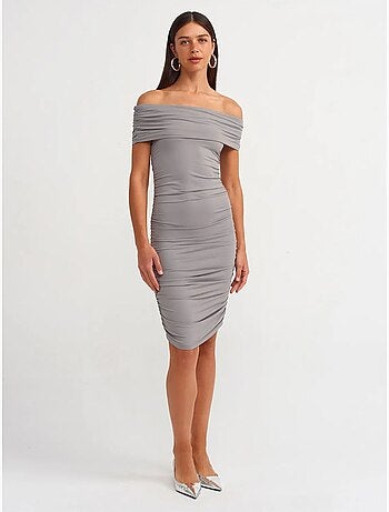 Vestido midi justo com decote barco dilvin