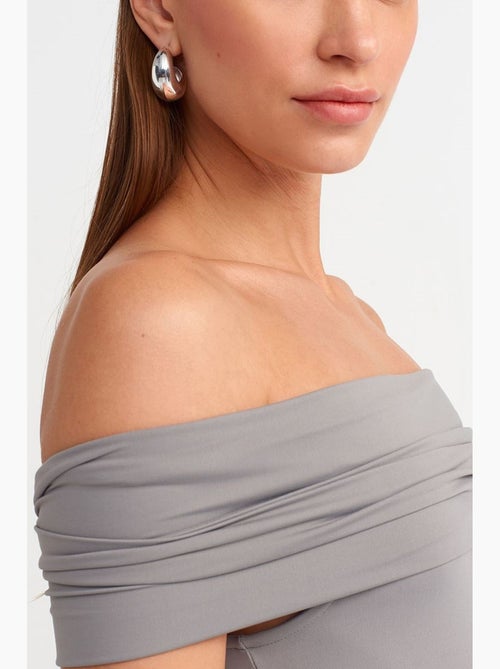 Vestido midi justo com decote barco dilvin - Kiabi Vestido midi justo com decote barco dilvin - Kiabi