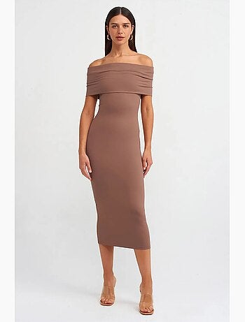 Vestido midi justo com decote barco dilvin