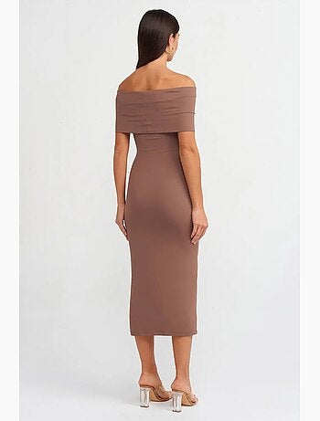 Vestido midi justo com decote barco dilvin