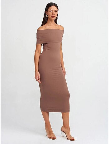 Vestido midi justo com decote barco dilvin