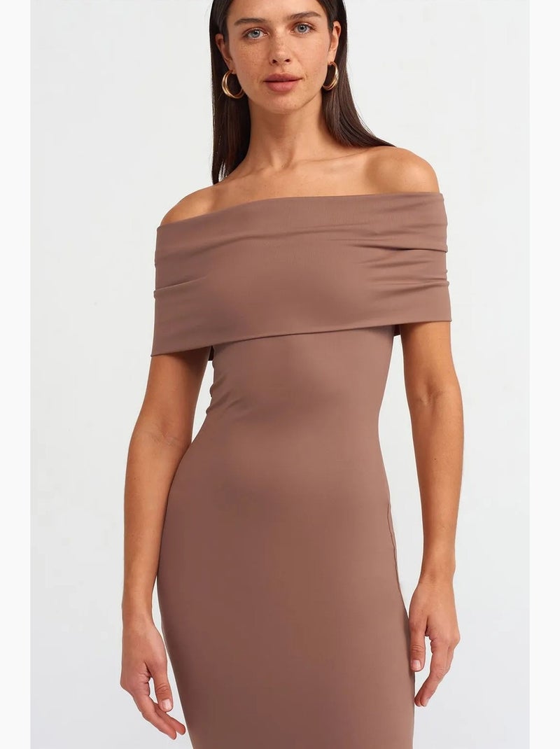 Vestido midi justo com decote barco dilvin Toupe - Kiabi