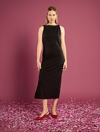 Vestido midi justo com decote drapeado