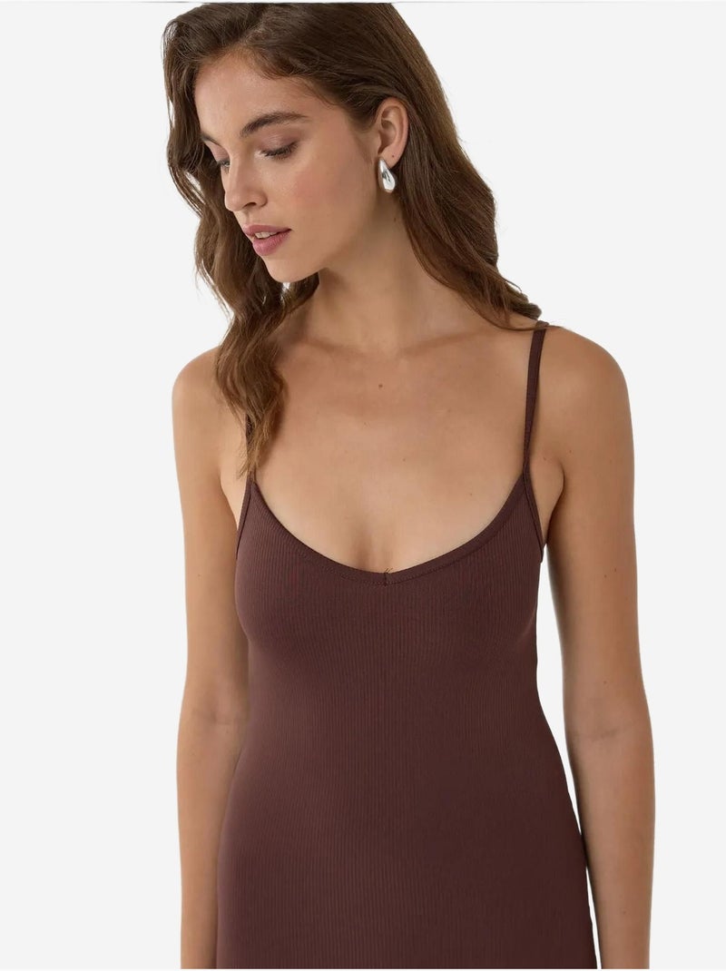 Vestido midi justo com decote em V e alças finas Castanho - Kiabi
