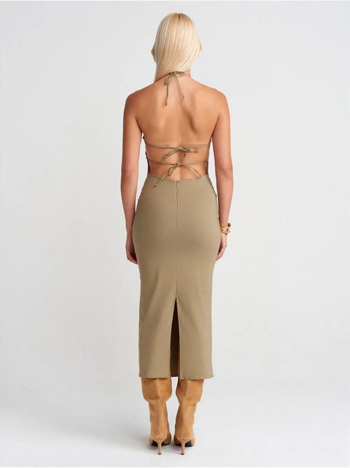 Vestido midi justo com decote halter dilvin - Kiabi Vestido midi justo com decote halter dilvin - Kiabi