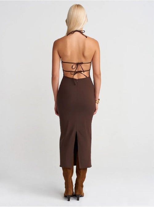 Vestido midi justo com decote halter dilvin - Kiabi Vestido midi justo com decote halter dilvin - Kiabi