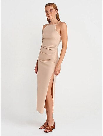 Vestido midi justo com decote halter e racha dilvin