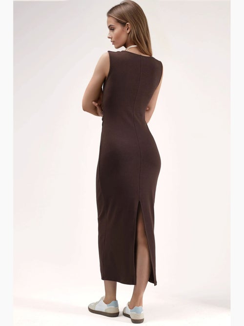 Vestido midi justo com decote quadrado e racha hiccup - Kiabi Vestido midi justo com decote quadrado e racha hiccup - Kiabi