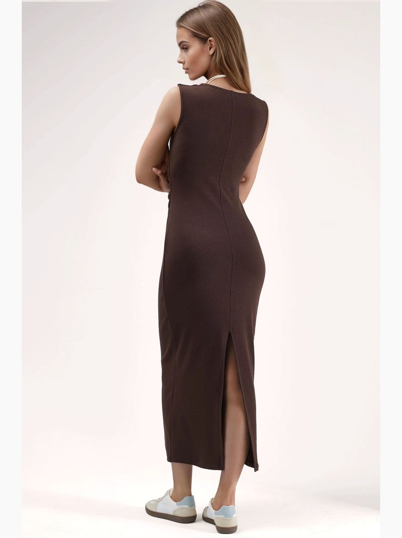 Vestido midi justo com decote quadrado e racha hiccup Castanho-escuro - Kiabi