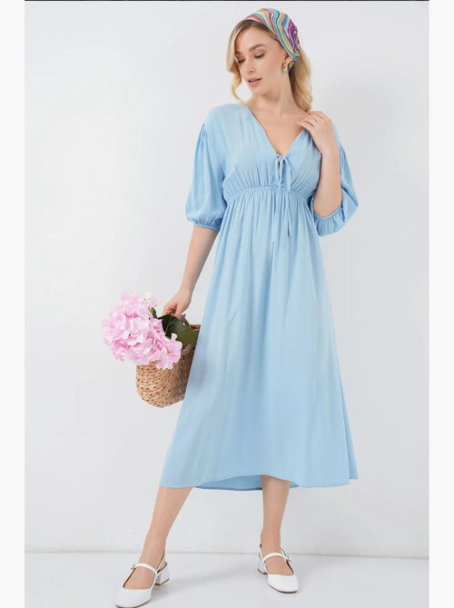 Vestido midi justo em a com decote em v e detalhe de vivo bdart - Kiabi Vestido midi justo em a com decote em v e detalhe de vivo bdart - Kiabi