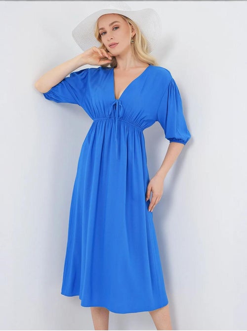 Vestido midi justo em a com decote em v e detalhe de vivo bdart - Kiabi Vestido midi justo em a com decote em v e detalhe de vivo bdart - Kiabi