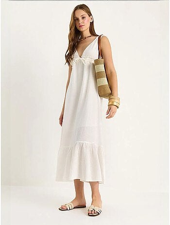 Vestido midi justo em linha a com decote em v e detalhe de debrum lucci