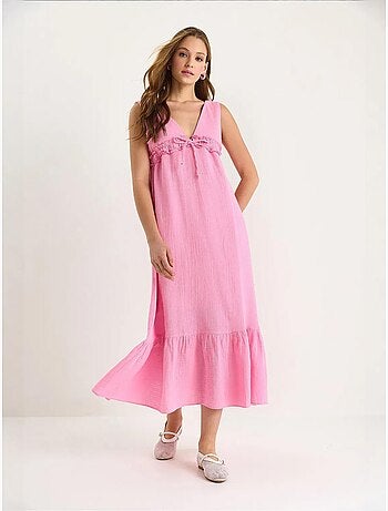 Vestido midi justo em linha a com decote em v e detalhe de debrum lucci