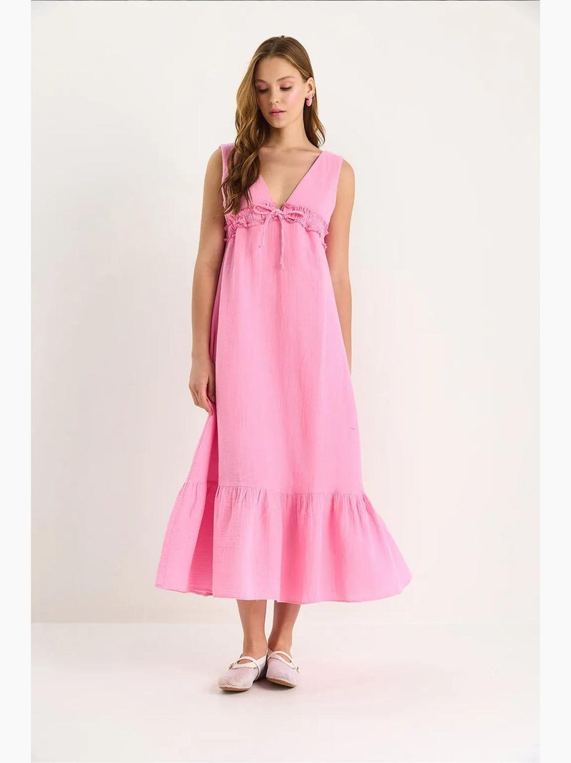 Vestido midi justo em linha a com decote em v e detalhe de debrum lucci Rosa-fluo/Solinotes - Kiabi