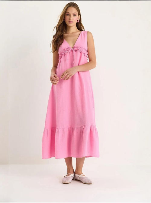 Vestido midi justo em linha a com decote em v e detalhe de debrum lucci - Kiabi Vestido midi justo em linha a com decote em v e detalhe de debrum lucci - Kiabi