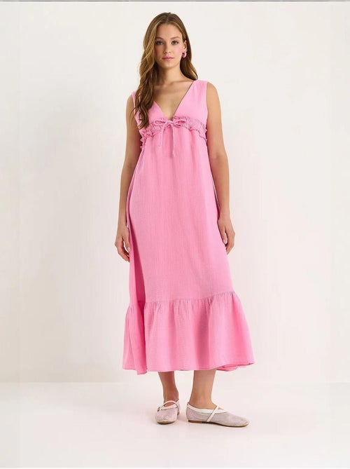 Vestido midi justo em linha a com decote em v e detalhe de debrum lucci - Kiabi Vestido midi justo em linha a com decote em v e detalhe de debrum lucci - Kiabi