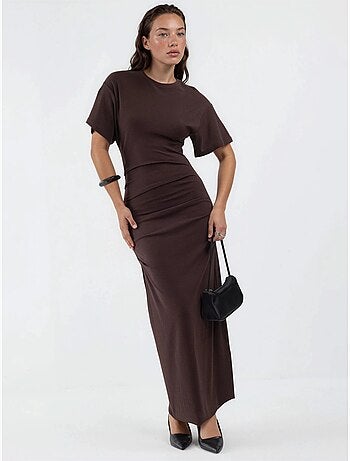 Vestido midi justo liso com decote redondo busem