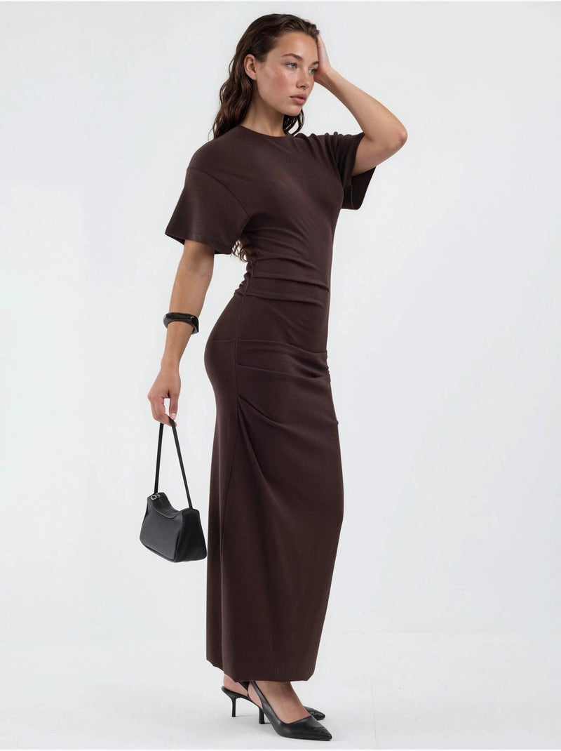 Vestido midi justo liso com decote redondo busem Castanho-chocolate - Kiabi