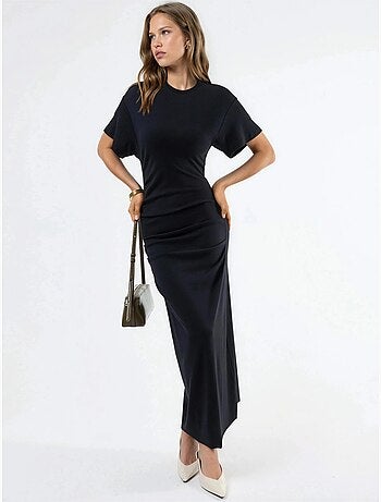 Vestido midi justo liso com decote redondo busem