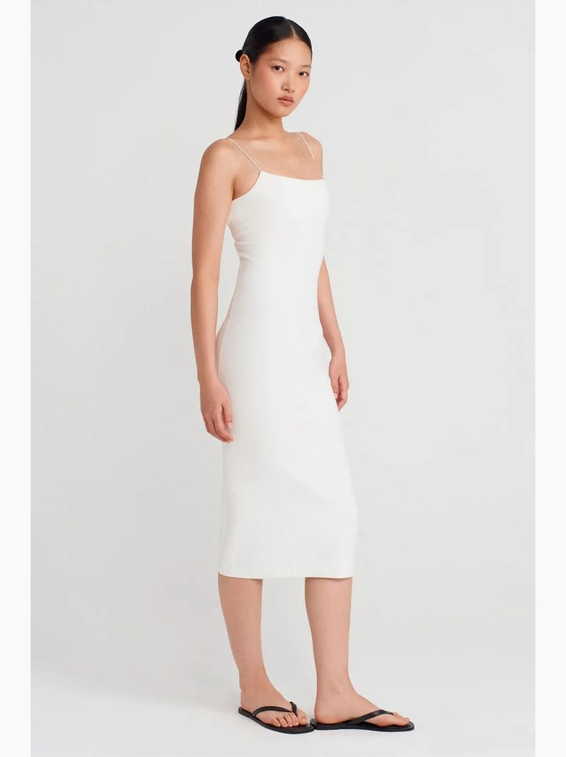 Vestido midi justo sem mangas com detalhe cut-out dilvin Branco - Kiabi