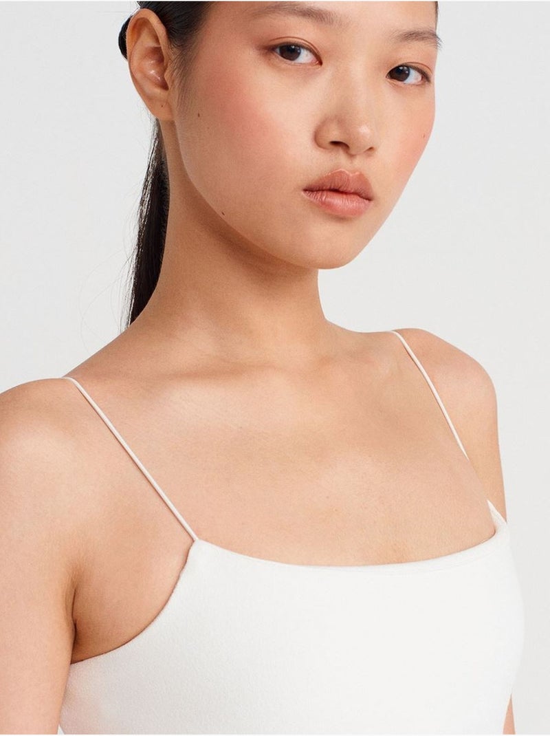 Vestido midi justo sem mangas com detalhe cut-out dilvin Branco - Kiabi
