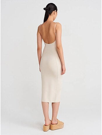 Vestido midi justo sem mangas com detalhe cut-out dilvin