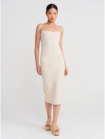 Vestido midi justo sem mangas com detalhe cut-out dilvin