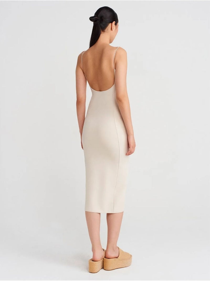 Vestido midi justo sem mangas com detalhe cut-out dilvin Creme - Kiabi