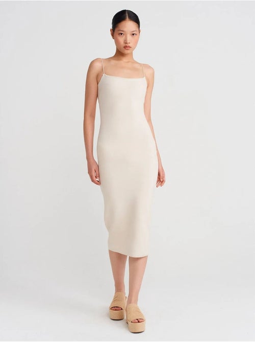 Vestido midi justo sem mangas com detalhe cut-out dilvin - Kiabi Vestido midi justo sem mangas com detalhe cut-out dilvin - Kiabi