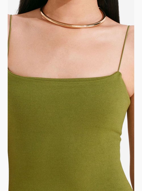 Vestido midi justo sem mangas com detalhe cut-out dilvin - Kiabi Vestido midi justo sem mangas com detalhe cut-out dilvin - Kiabi