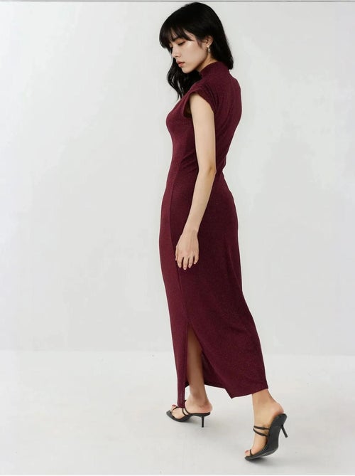 Vestido midi justo sem mangas com gola redonda e fecho de correr - Kiabi Vestido midi justo sem mangas com gola redonda e fecho de correr - Kiabi