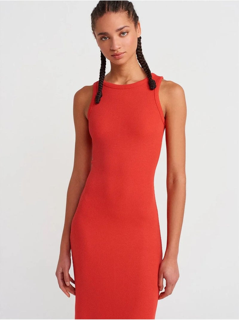 Vestido midi justo sem mangas com racha dilvin Vermelho - Kiabi