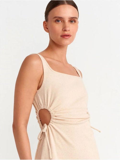 Vestido midi justo sem mangas com recorte dilvin - Kiabi Vestido midi justo sem mangas com recorte dilvin - Kiabi