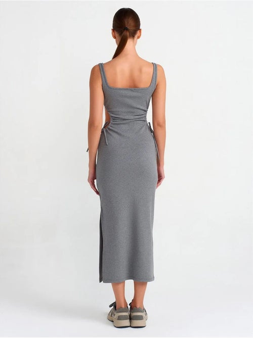 Vestido midi justo sem mangas com recorte dilvin - Kiabi Vestido midi justo sem mangas com recorte dilvin - Kiabi