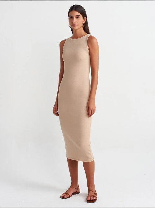 Vestido midi justo sem mangas dilvin - Kiabi Vestido midi justo sem mangas dilvin - Kiabi