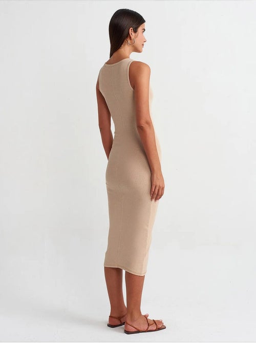 Vestido midi justo sem mangas dilvin - Kiabi Vestido midi justo sem mangas dilvin - Kiabi