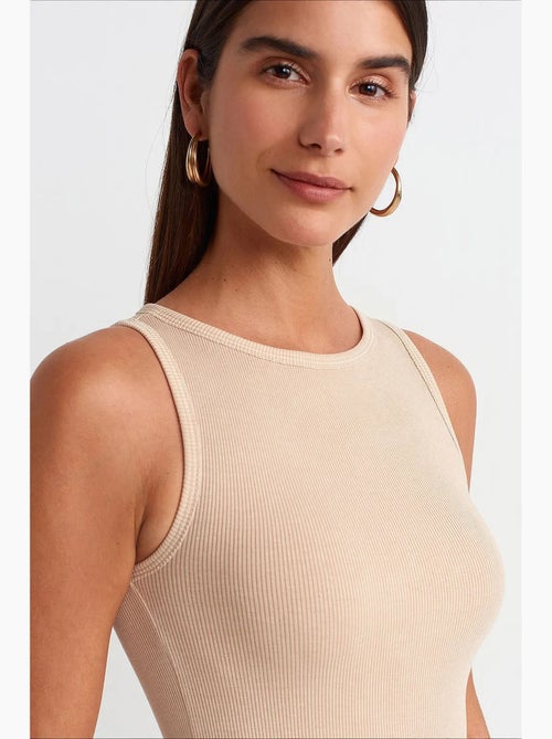 Vestido midi justo sem mangas dilvin - Kiabi Vestido midi justo sem mangas dilvin - Kiabi