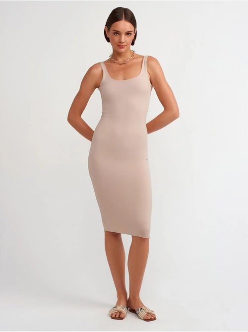Vestido midi justo sem mangas dilvin - Kiabi Vestido midi justo sem mangas dilvin - Kiabi
