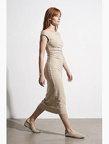 Vestido midi justo sem mangas dilvin