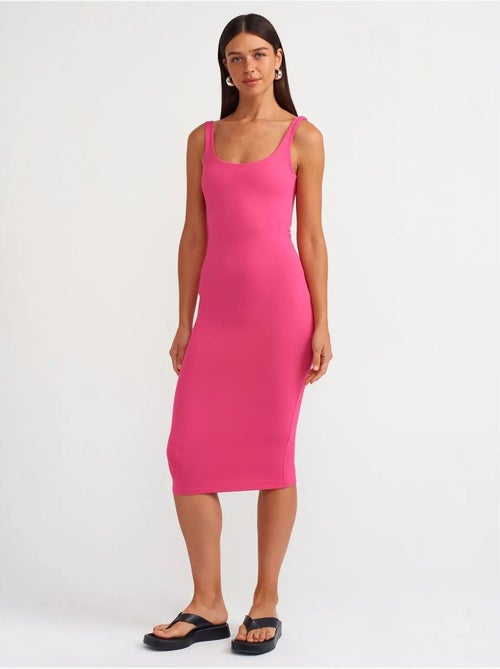 Vestido midi justo sem mangas dilvin - Kiabi Vestido midi justo sem mangas dilvin - Kiabi