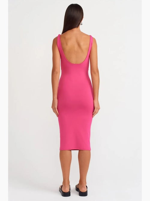 Vestido midi justo sem mangas dilvin - Kiabi Vestido midi justo sem mangas dilvin - Kiabi