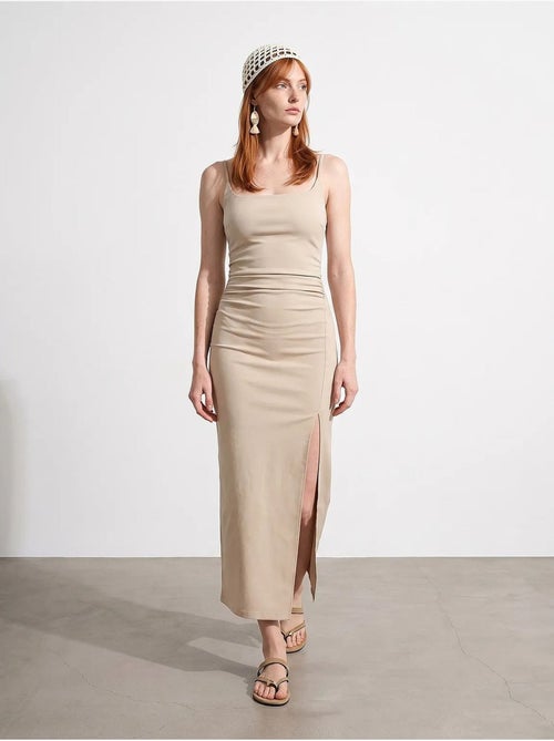 Vestido midi justo sem mangas para mulher dilvin - Kiabi Vestido midi justo sem mangas para mulher dilvin - Kiabi