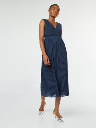 Vestido midi largo e plissado