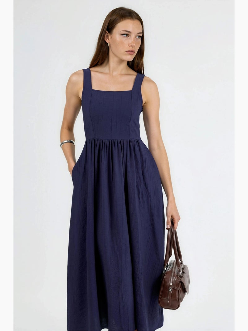 Vestido midi liso com decote quadrado busem Azul-marinho - Kiabi