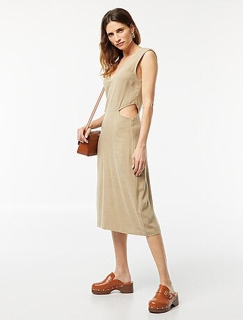 Vestido midi sem mangas + abertura dos lados